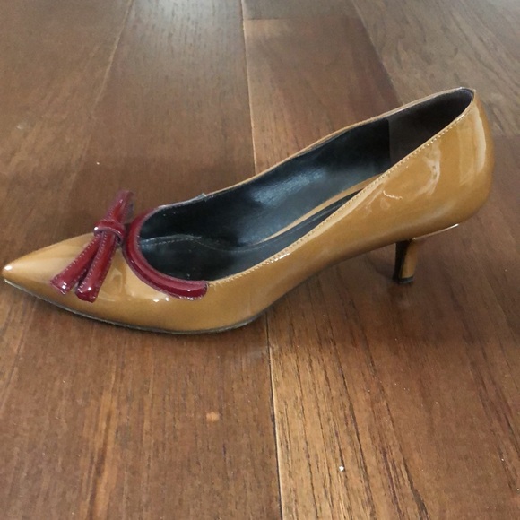 Prada Bow Kitten Heels Caramel/Bordeaux Patent Leather - Picture 3 of 7